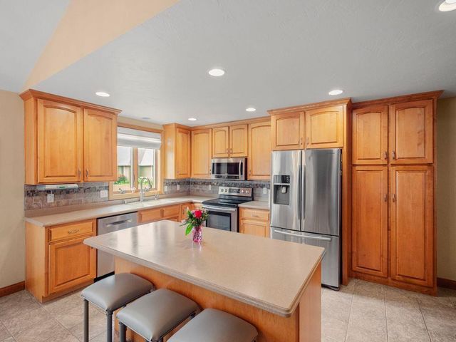 2703 E CORRIDOR DRIVE, Appleton, WI 54913