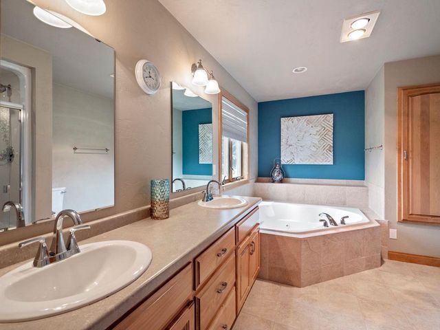 2703 E CORRIDOR DRIVE, Appleton, WI 54913