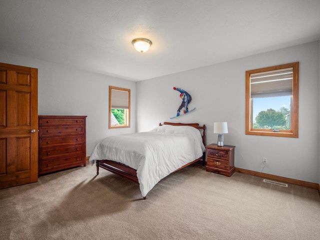 2703 E CORRIDOR DRIVE, Appleton, WI 54913