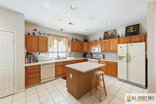 527 Harrier Drive 527, Monroe, NJ 08831