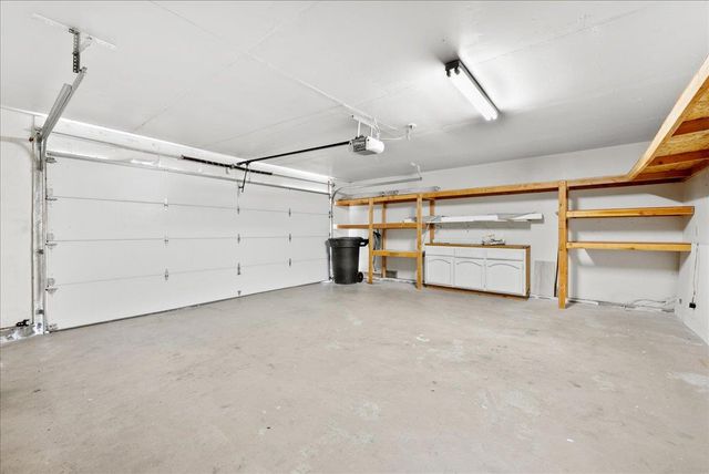 115 Valley Oak Dr, Roseville, CA 95678