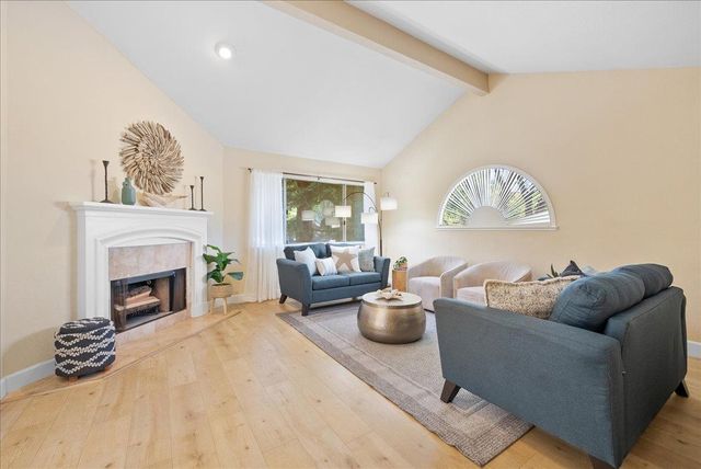 115 Valley Oak Dr, Roseville, CA 95678