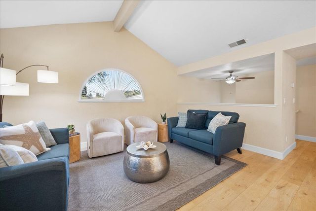 115 Valley Oak Dr, Roseville, CA 95678