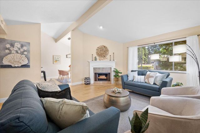 115 Valley Oak Dr, Roseville, CA 95678