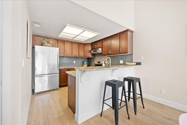 115 Valley Oak Dr, Roseville, CA 95678