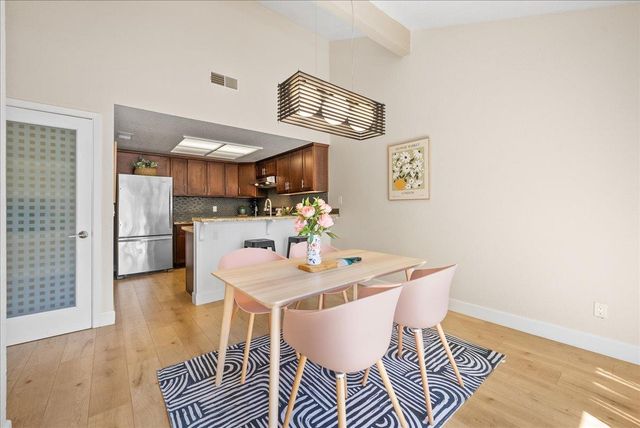 115 Valley Oak Dr, Roseville, CA 95678