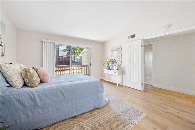 115 Valley Oak Dr, Roseville, CA 95678