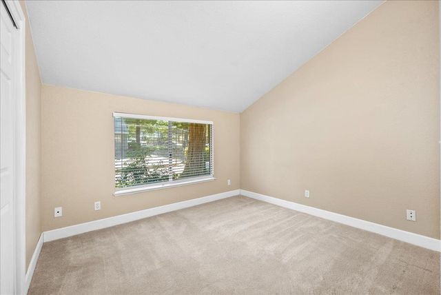 115 Valley Oak Dr, Roseville, CA 95678