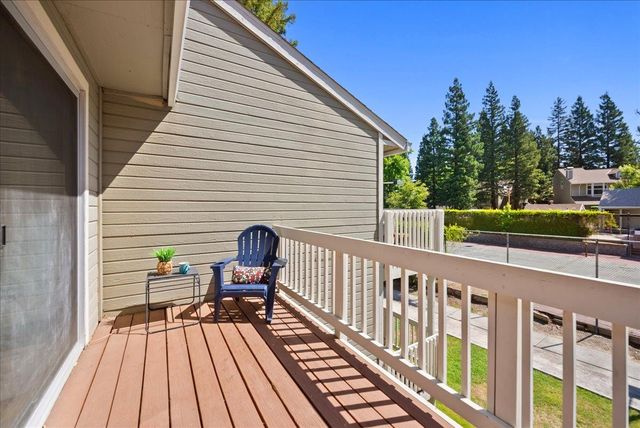 115 Valley Oak Dr, Roseville, CA 95678