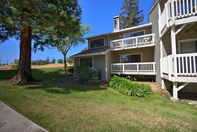 115 Valley Oak Dr, Roseville, CA 95678