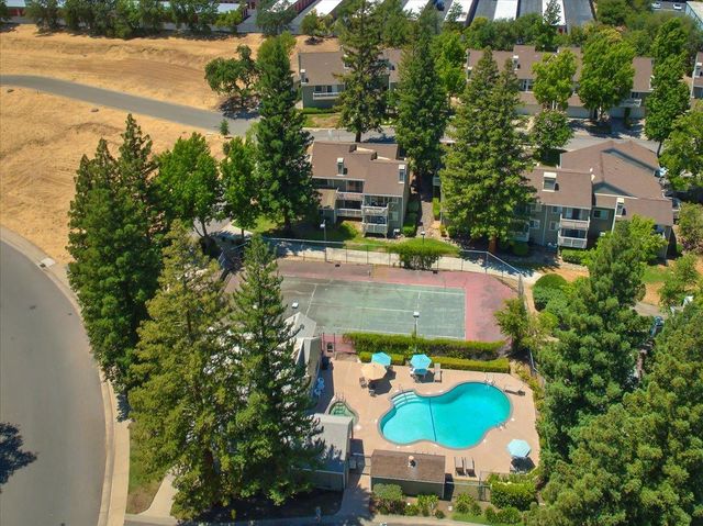 115 Valley Oak Dr, Roseville, CA 95678