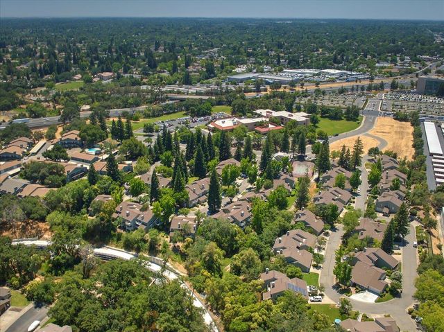 115 Valley Oak Dr, Roseville, CA 95678