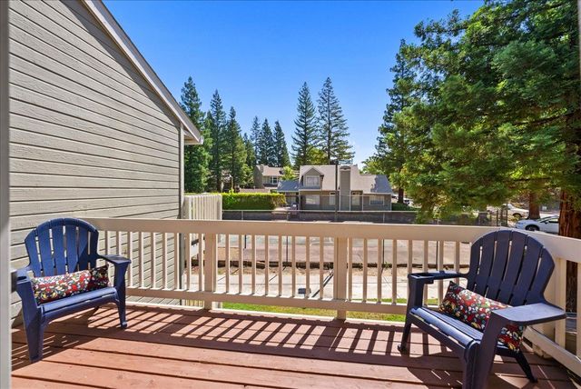 115 Valley Oak Dr, Roseville, CA 95678