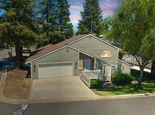 115 Valley Oak Dr, Roseville, CA 95678