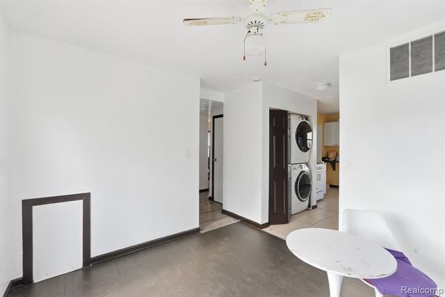 22413 Cushing Avenue, Eastpointe, MI 48021