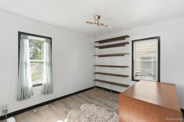 22413 Cushing Avenue, Eastpointe, MI 48021