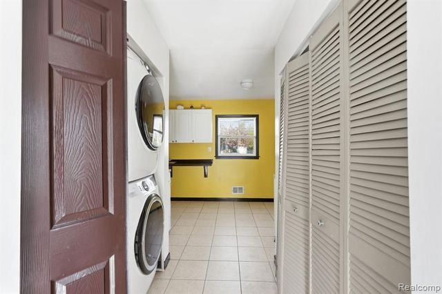 22413 Cushing Avenue, Eastpointe, MI 48021