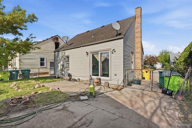 22413 Cushing Avenue, Eastpointe, MI 48021