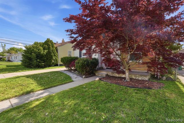 22413 Cushing Avenue, Eastpointe, MI 48021