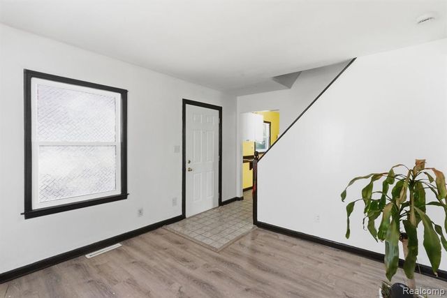 22413 Cushing Avenue, Eastpointe, MI 48021