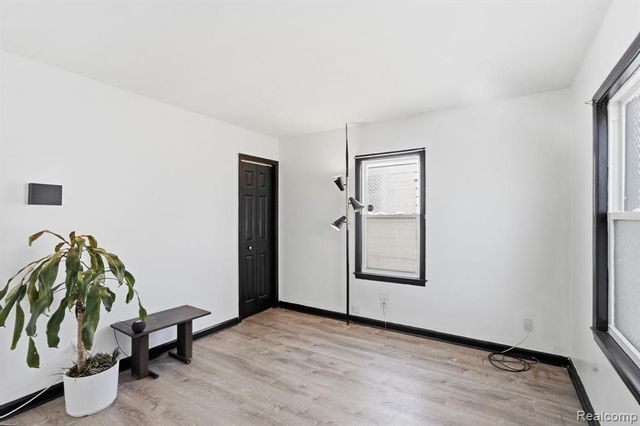22413 Cushing Avenue, Eastpointe, MI 48021