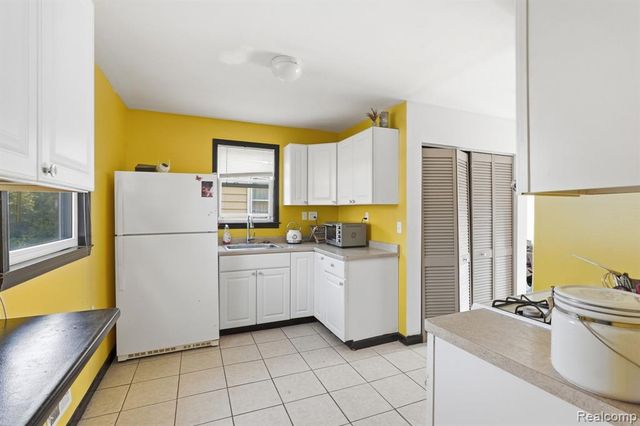 22413 Cushing Avenue, Eastpointe, MI 48021