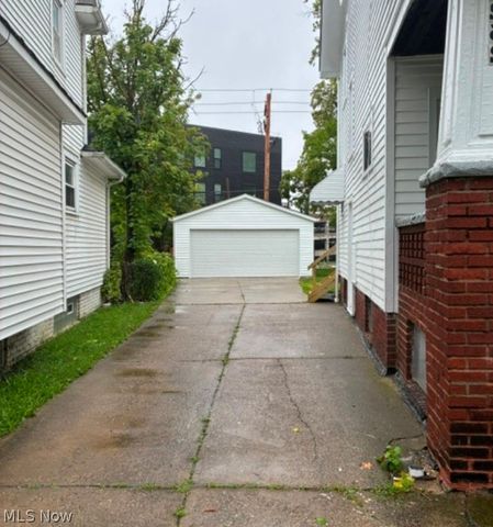 3252 Kildare Road, Cleveland Heights, OH 44118