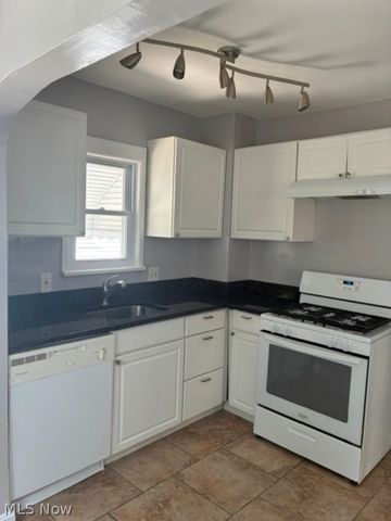 3252 Kildare Road, Cleveland Heights, OH 44118