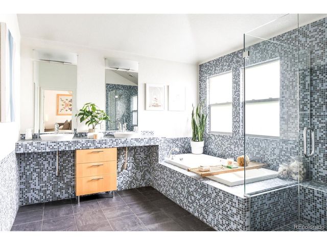 6140 S Newark Way, Englewood, CO 80111