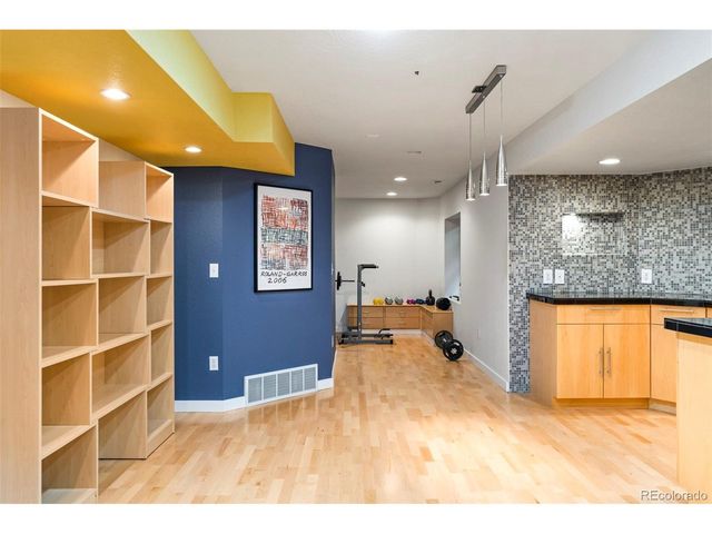 6140 S Newark Way, Englewood, CO 80111