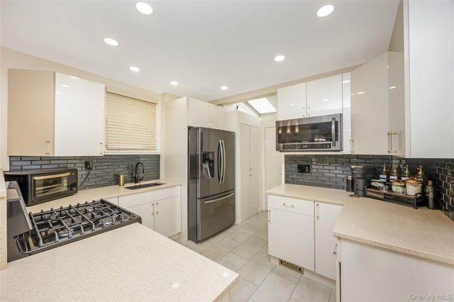 5918 60th Street, Maspeth, NY 11378
