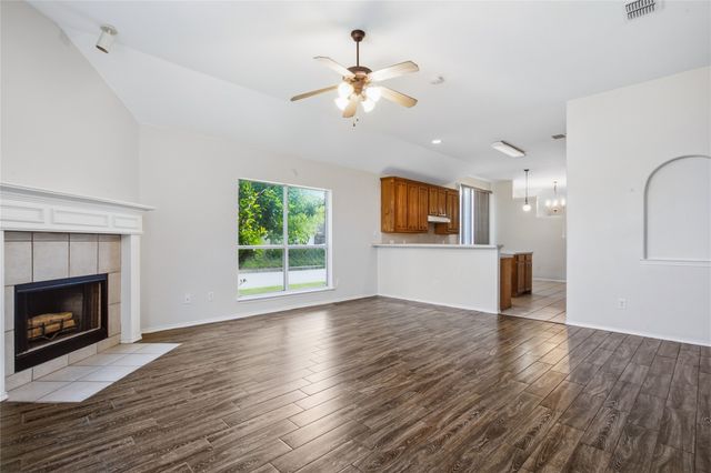 8377 Edgepoint Trail, Fort Worth, TX 76053
