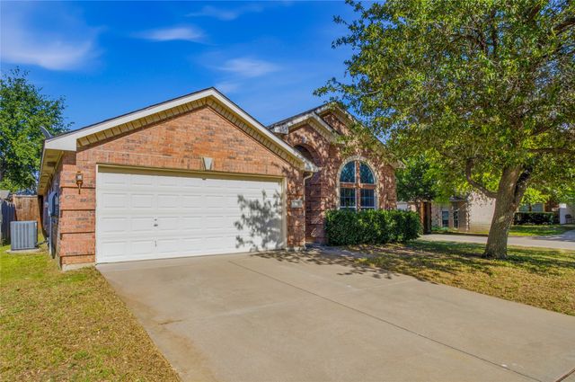 8377 Edgepoint Trail, Fort Worth, TX 76053