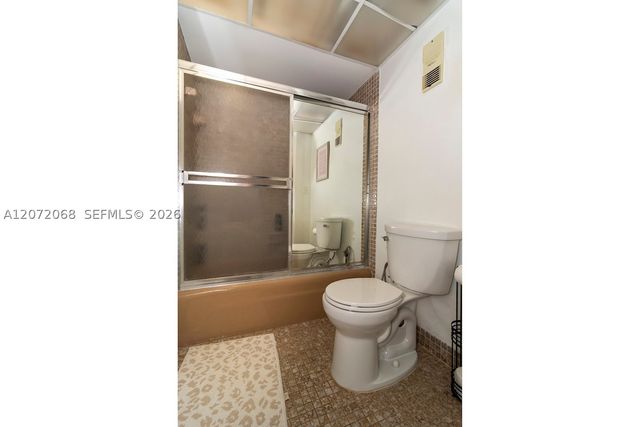 2333 Brickell Ave 2212, Miami, FL 33129