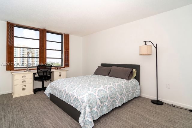 2333 Brickell Ave 2212, Miami, FL 33129