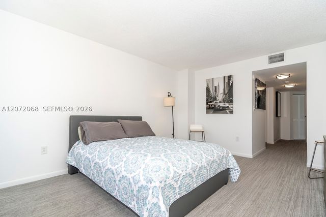 2333 Brickell Ave 2212, Miami, FL 33129