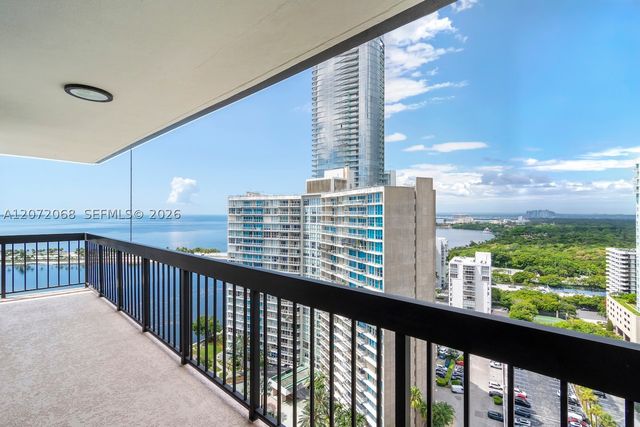 2333 Brickell Ave 2212, Miami, FL 33129