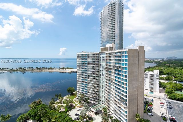 2333 Brickell Ave 2212, Miami, FL 33129