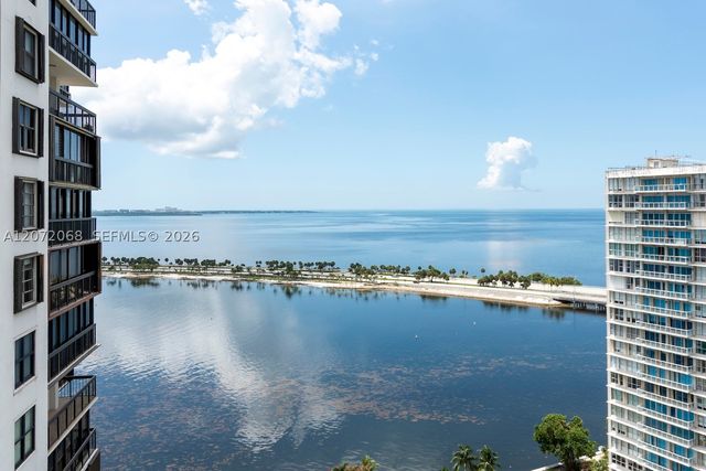 2333 Brickell Ave 2212, Miami, FL 33129