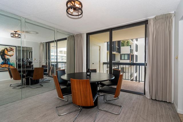 2333 Brickell Ave 2212, Miami, FL 33129