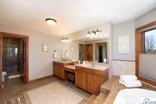 204 Woodhill Court, Mankato, MN 56001