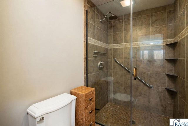 204 Woodhill Court, Mankato, MN 56001