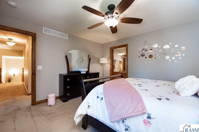 204 Woodhill Court, Mankato, MN 56001
