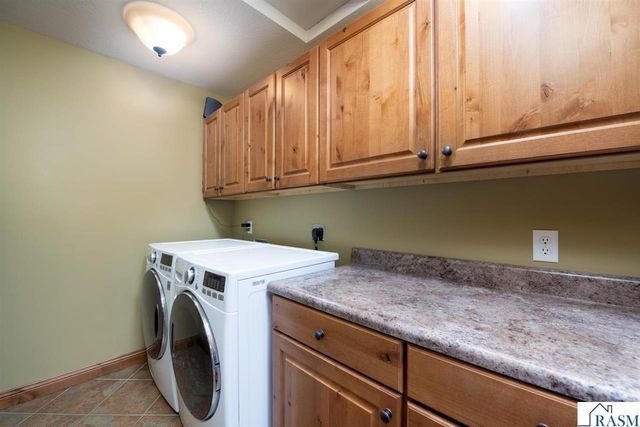 204 Woodhill Court, Mankato, MN 56001