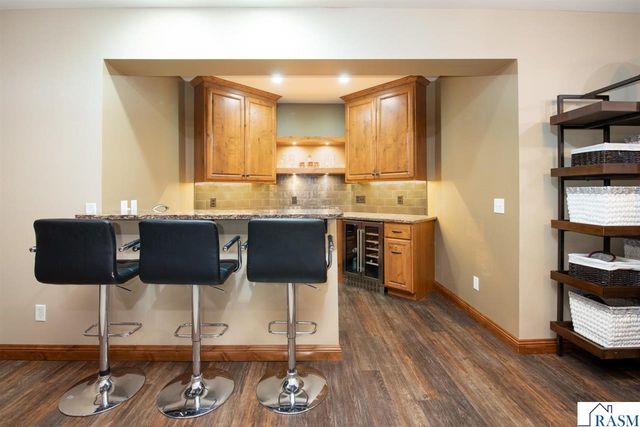 204 Woodhill Court, Mankato, MN 56001