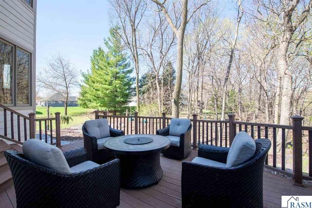 204 Woodhill Court, Mankato, MN 56001