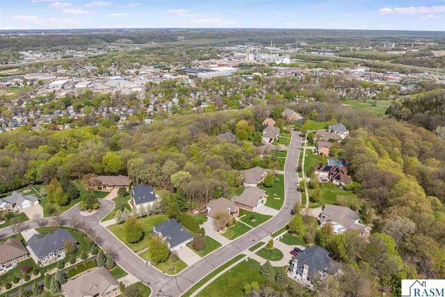 204 Woodhill Court, Mankato, MN 56001