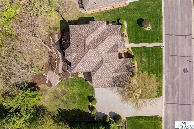 204 Woodhill Court, Mankato, MN 56001