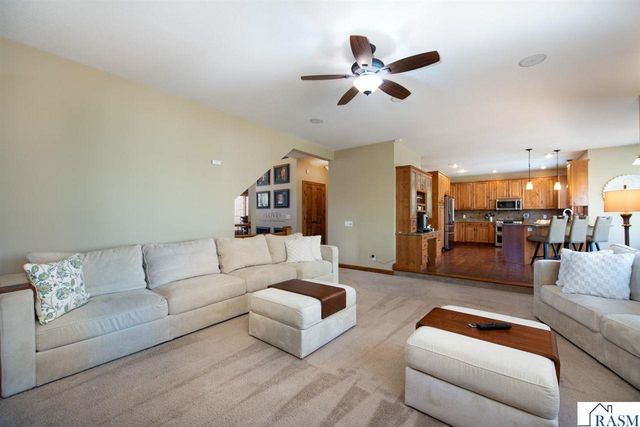 204 Woodhill Court, Mankato, MN 56001
