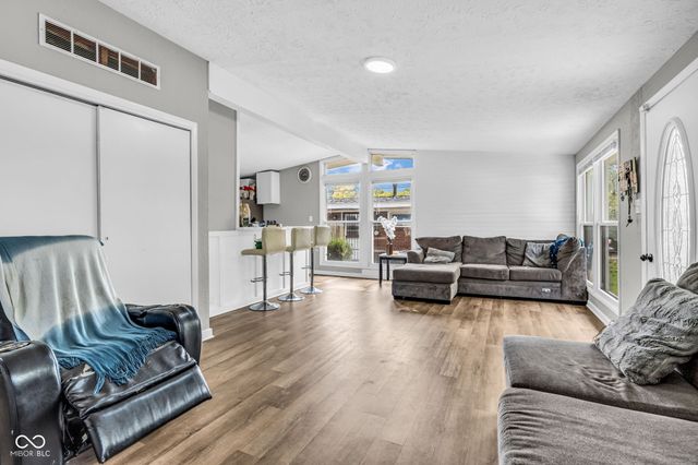 1607 Elmhurst Drive, Indianapolis, IN 46219